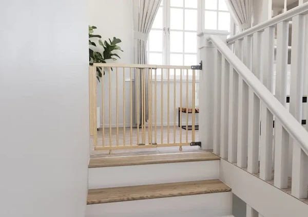 Baby Dan Vysoká zábrana na schodisko BabyDan Adjust Pro Stair Gate Wood, 65-110cm,skrutkovacia, v.81cm