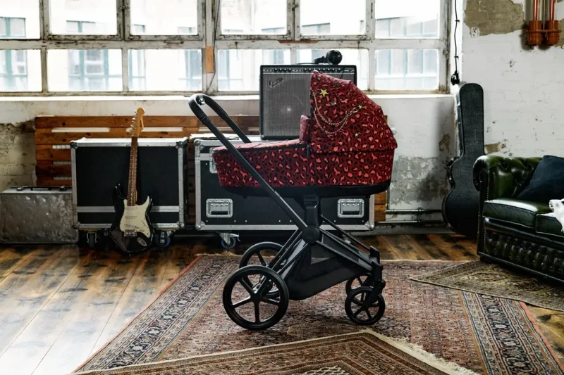 CYBEX PRIAM Lux Carry Cot by Alec Völkel Rosenrot Red - vanička